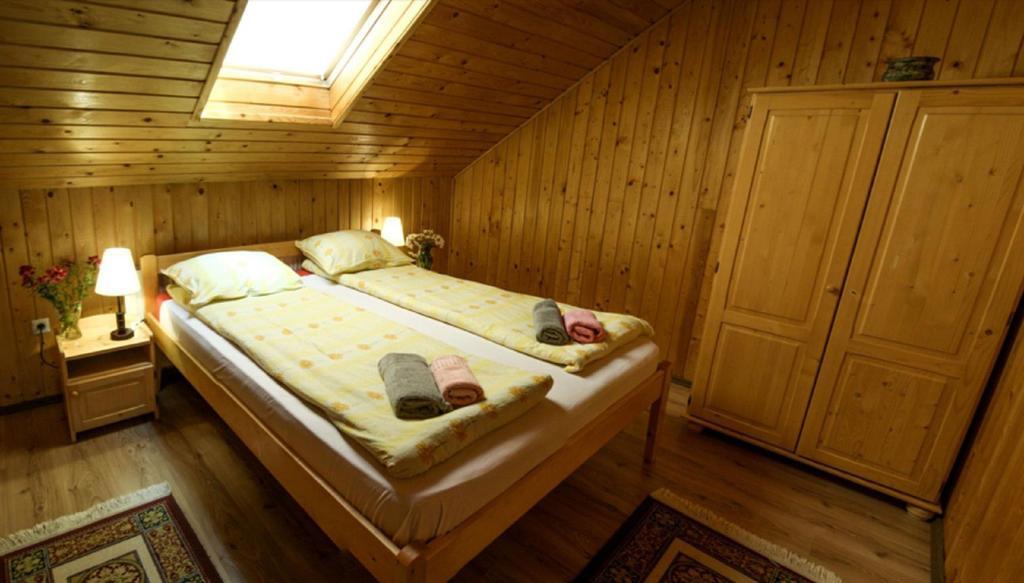 Csatári Pensiune Praid Ruang foto