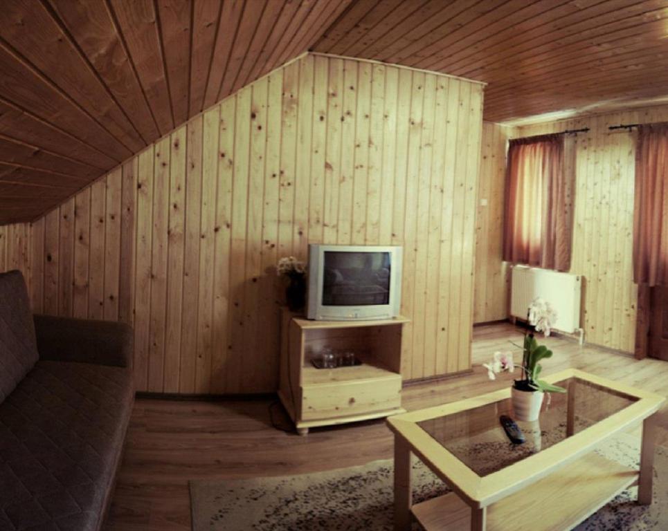 Csatári Pensiune Praid Ruang foto