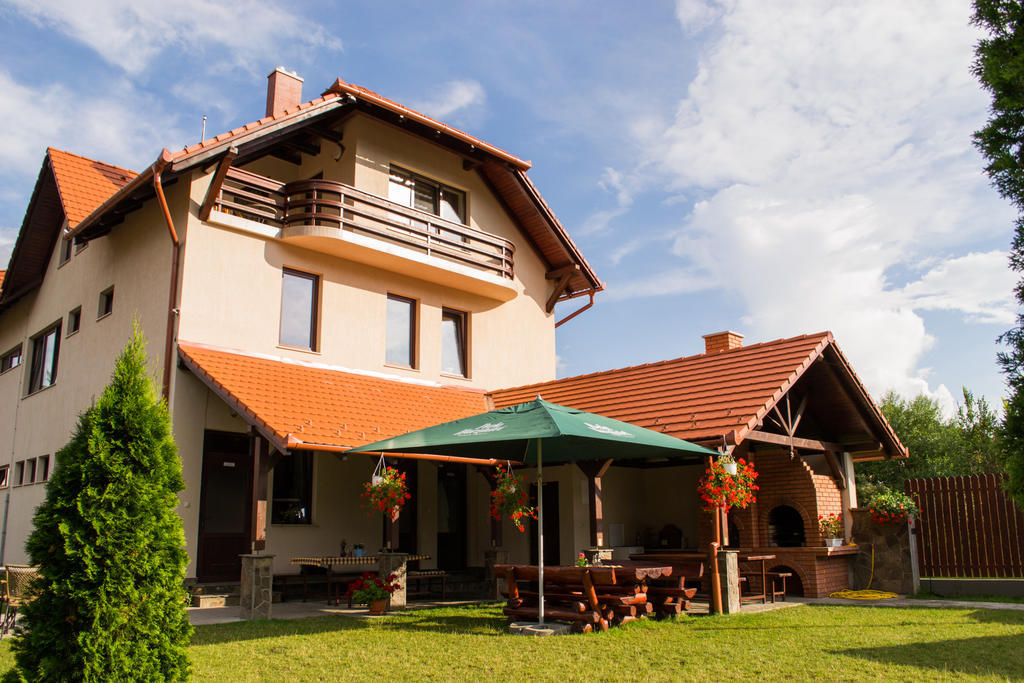 Csatári Pensiune Praid Bagian luar foto